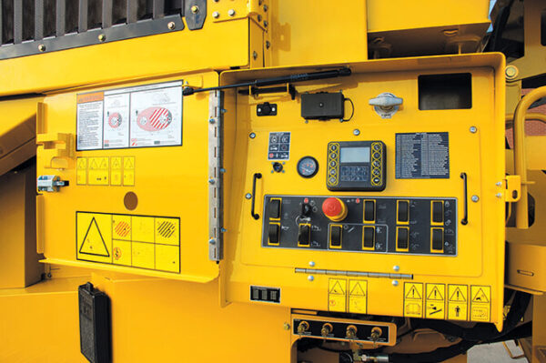 HG4000TX Horizontal Grinder - Image 2