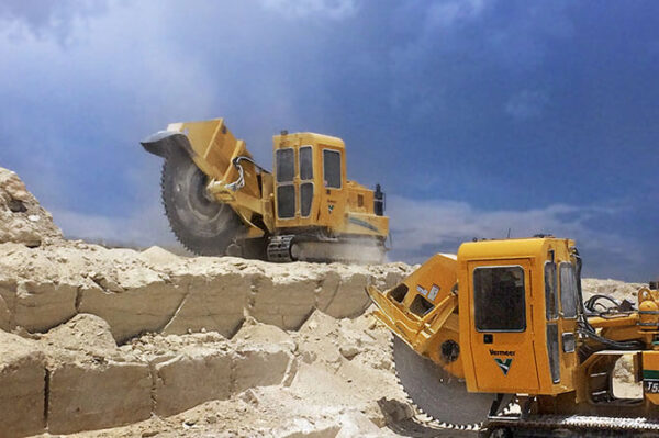 T555III Pipeline Trencher - Image 3
